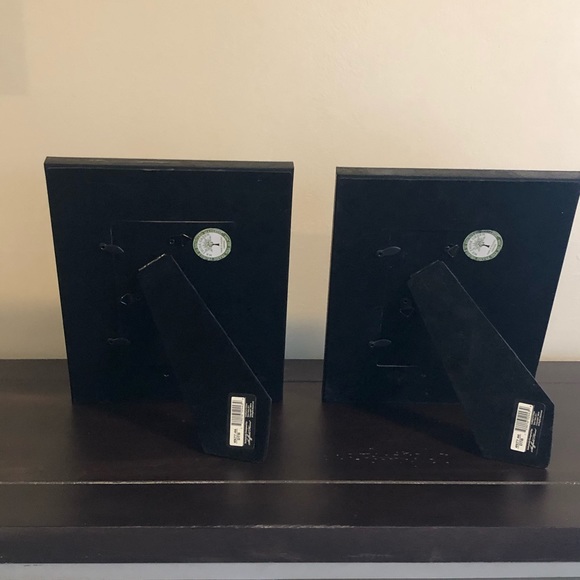 Two 4x6 Distressed Wooden Photo Frame - Picture 3 of 3